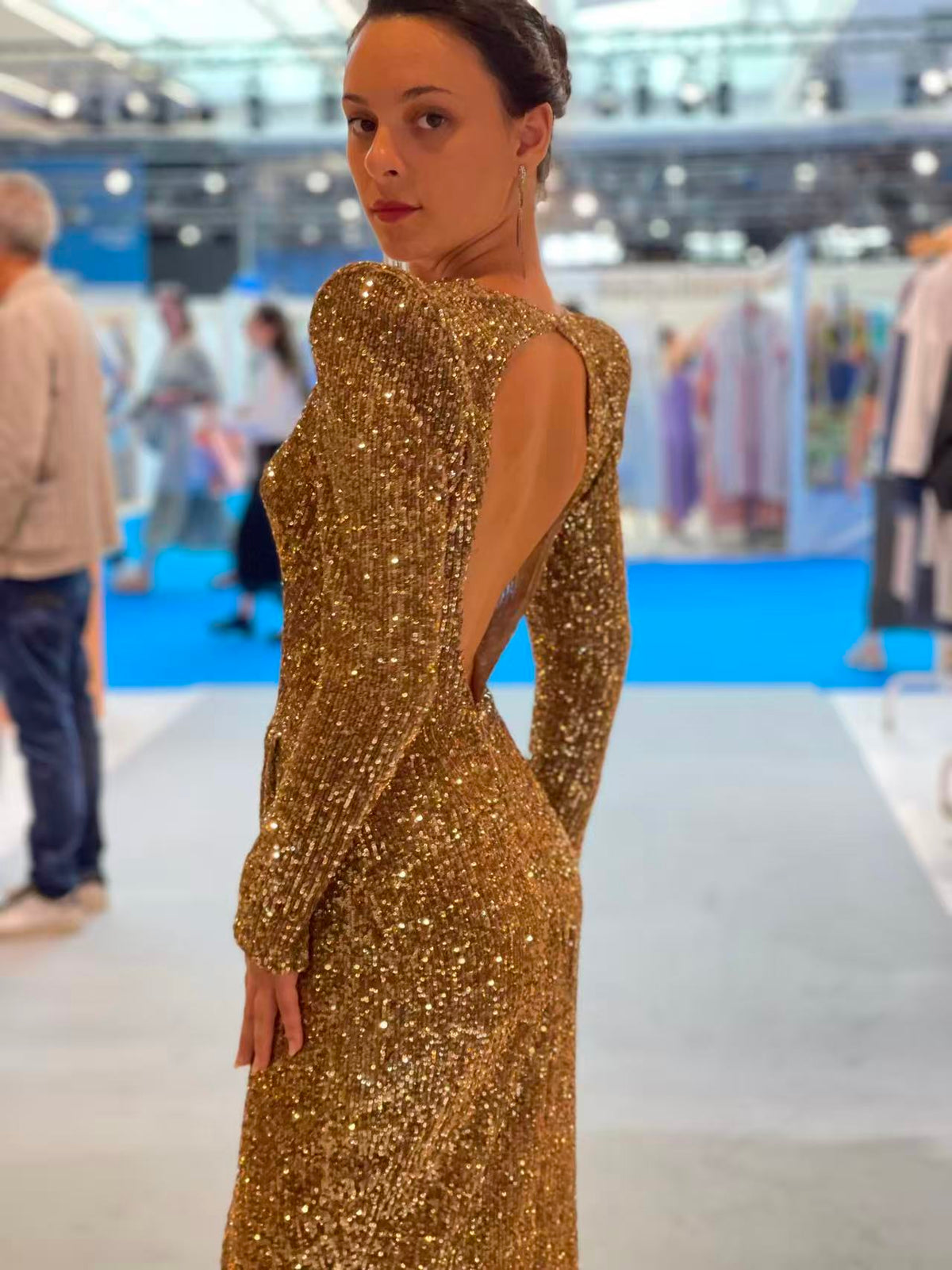 Gold Sequin Plunging V-Neck Gown – TBQ24083